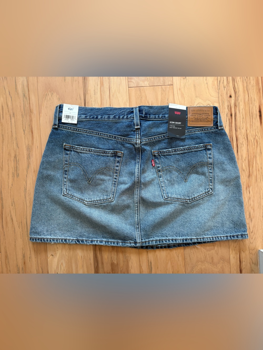 Levi's Icon Skirt Blue Denim Mini Skirt Brand New with Tags Button Fly - Picture 3 of 7